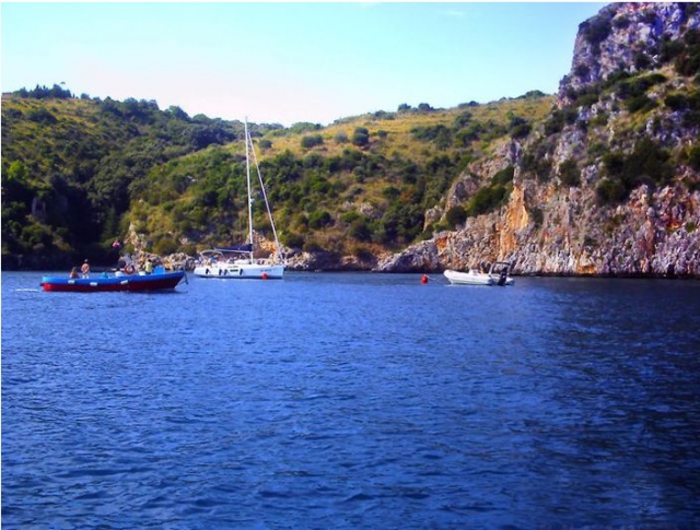  los colores brillantes de la bahía 